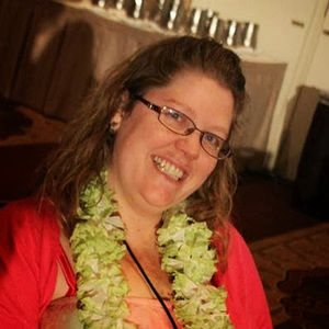 Meet your Posher, Lora